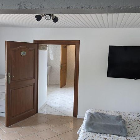 Studio A La Campagne Dans Corps De Ferme Renovee Chancey Номер фото